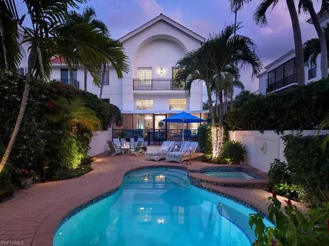 430 10th Ave S #305, Naples, FL 34102
