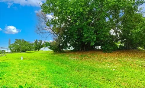 Exterior - 36 Le Mans Dr, Naples, FL 34112 photo 6 of 8