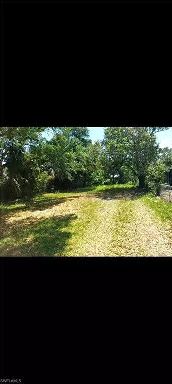 2646 Saint Charles St, Fort Myers, FL 33916