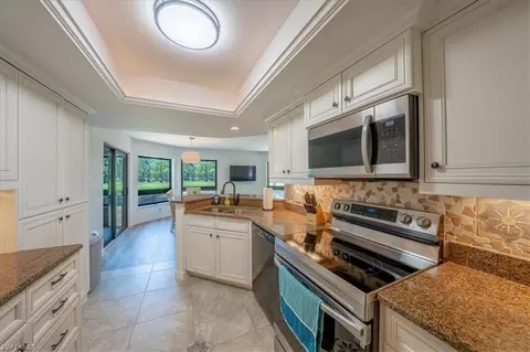 Kitchen - 792 Eagle Creek Dr #101, Naples, FL 34113 photo 2 of 2