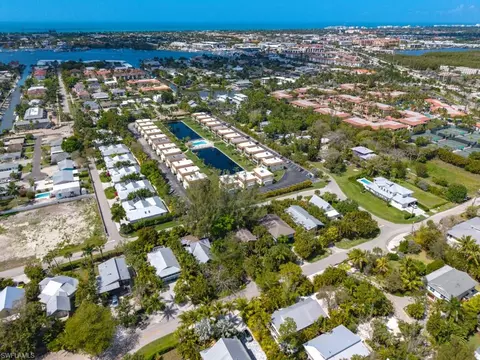 View/Area - 2022 Frederick St, Naples, FL 34112 photo 3 of 3