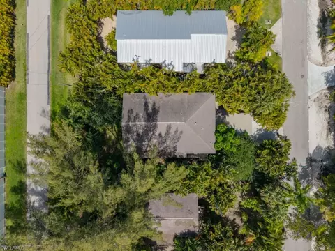 View/Area - 2022 Frederick St, Naples, FL 34112 photo 2 of 3