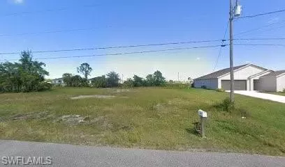 911 NE 32nd Ter, Cape Coral, FL 33909