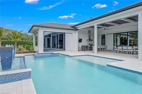 Exterior - 12 Banyan Rd, Naples, FL 34108 photo 6 of 11