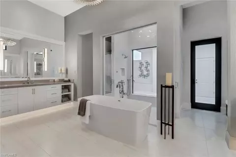 Bath - 12 Banyan Rd, Naples, FL 34108 photo 1 of 9