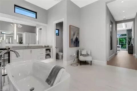 Bath - 12 Banyan Rd, Naples, FL 34108 photo 3 of 9