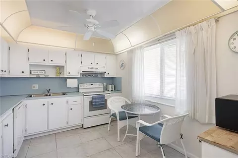 Kitchen - 385 Palm Dr #1732, Naples, FL 34112 photo 2 of 3