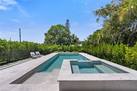 Exterior - 1984 Frederick St, Naples, FL 34112 photo 5 of 8