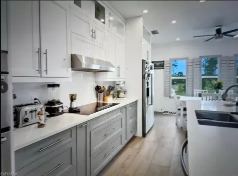Kitchen - 2575 31st Ave NE, Naples, FL 34120 photo 2 of 4