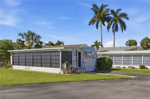 17 Jade Dr #17J, Naples, FL 34114