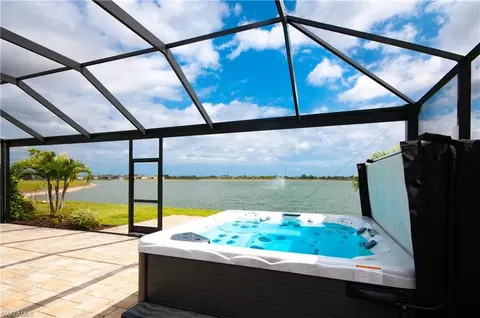 847 Stonewater Lake Ter W, Cape Coral, FL 33993