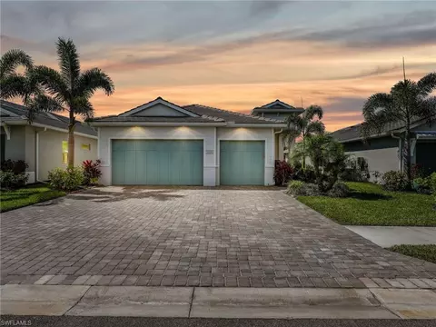9288 Cayman Dr, Naples, FL 34114