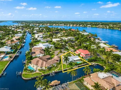 1250 Tuna Ct, Naples, FL 34102