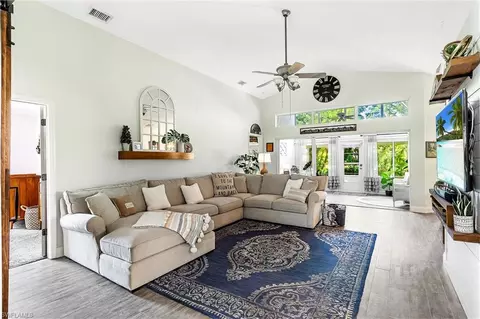 9801 Las Casas Dr, Fort Myers, FL 33919