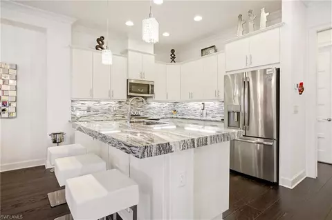 Kitchen - 7157 Dominica Dr, Naples, FL 34113 photo 2 of 5