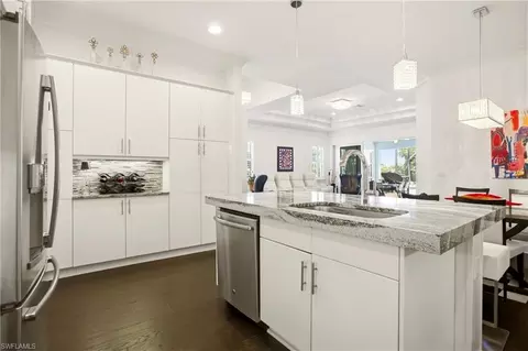 Kitchen - 7157 Dominica Dr, Naples, FL 34113 photo 4 of 5