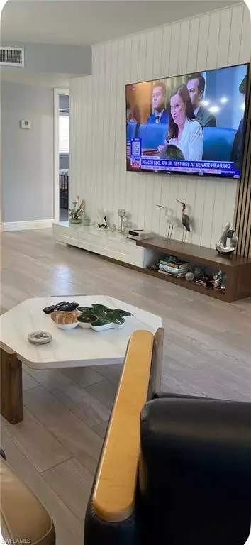 200 Turtle Lake Ct #309, Naples, FL 34105