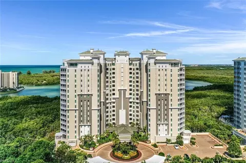295 Grande Way #306, Naples, FL 34110