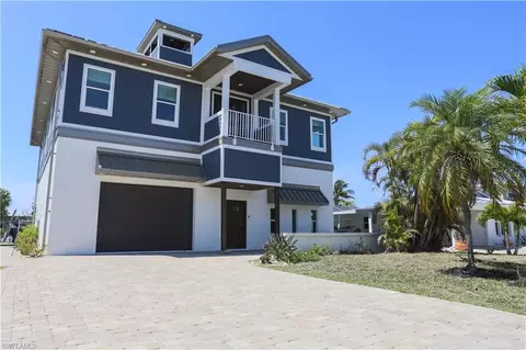 189 Curlew St, Fort Myers Beach, FL 33931