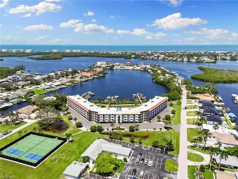 226 3rd St #303, Bonita Springs, FL 34134