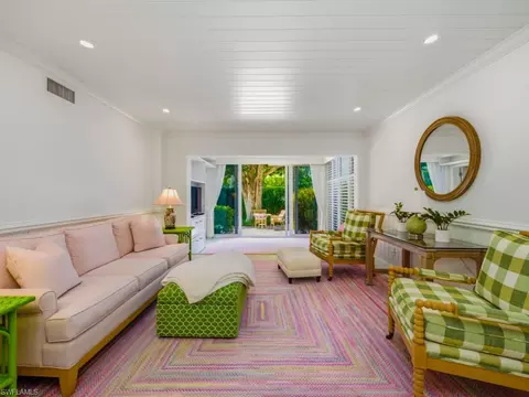 211 3rd Ave S #211, Naples, FL 34102