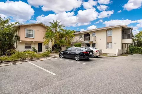 4300 Gulfstream Dr #1C, Naples, FL 34112