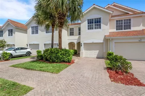 937 Hampton Cir #108, Naples, FL 34105