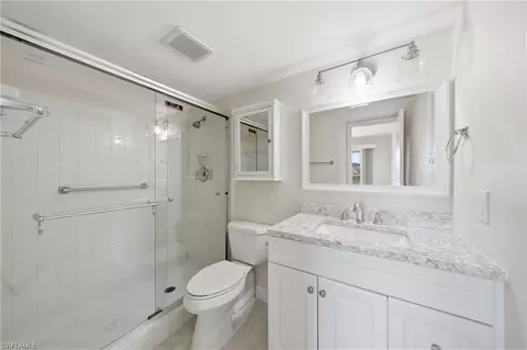 Bath - 3150 Binnacle Dr #318, Naples, FL 34103 photo 1 of 3