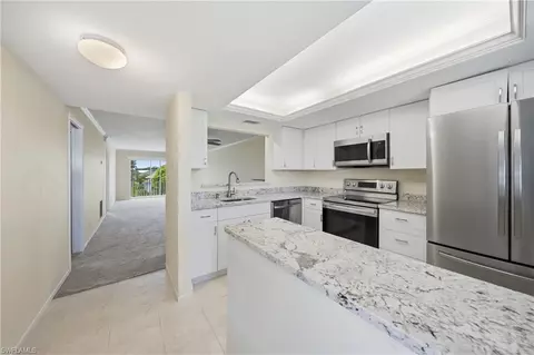 Kitchen - 3150 Binnacle Dr #318, Naples, FL 34103 photo 5 of 5