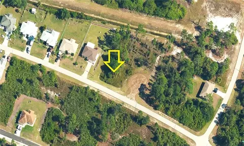 1033 Parker Ct, Lehigh Acres, FL 33974