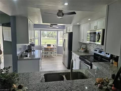 7360 Glenmoor Ln #4207, Naples, FL 34104