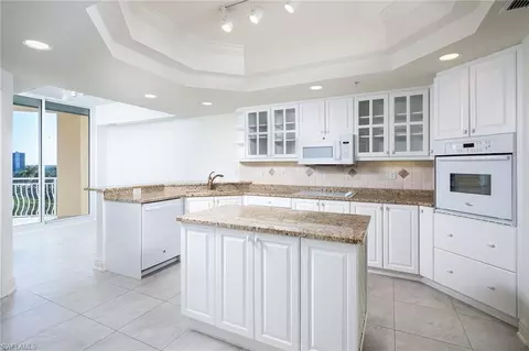 Kitchen - 435 Dockside Dr #B703, Naples, FL 34110 photo 3 of 3