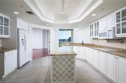 Kitchen - 435 Dockside Dr #B703, Naples, FL 34110 photo 2 of 3