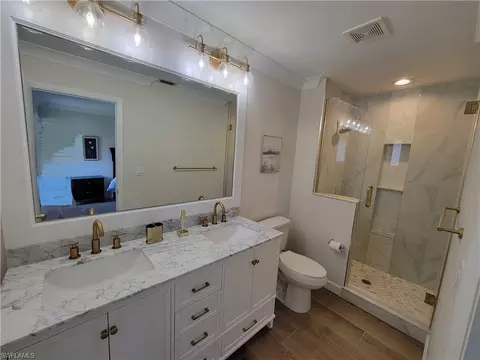 Bath - 809 Palm View Dr #8, Naples, FL 34110 photo 1 of 4
