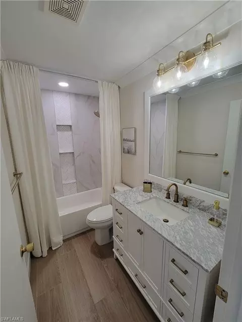 Bath - 809 Palm View Dr #8, Naples, FL 34110 photo 2 of 4