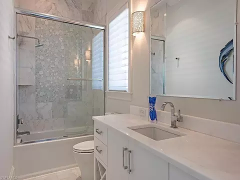 Bath - 545 13th Ave S, Naples, FL 34102 photo 4 of 6