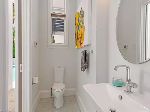 Bath - 545 13th Ave S, Naples, FL 34102 photo 5 of 6