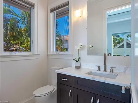 Bath - 545 13th Ave S, Naples, FL 34102 photo 1 of 6