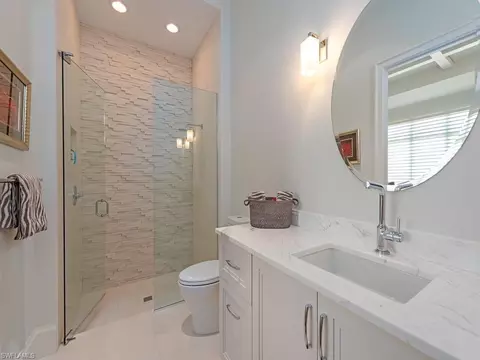 Bath - 545 13th Ave S, Naples, FL 34102 photo 3 of 6