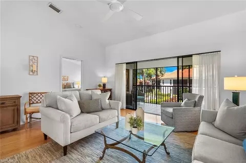 589 Serendipity Dr #589, Naples, FL 34108