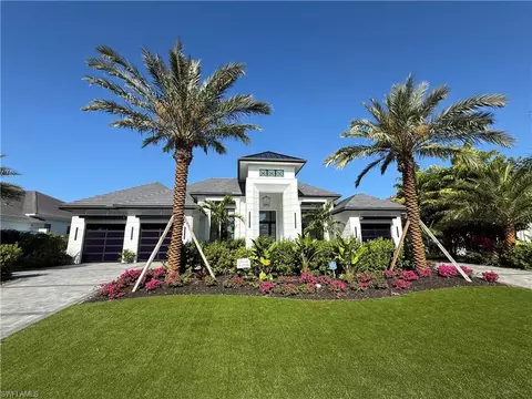 3011 Regatta Rd, Naples, FL 34103