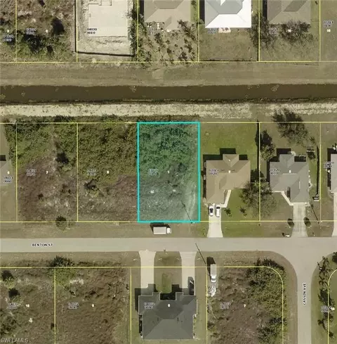 5038 Benton St, Lehigh Acres, FL 33971