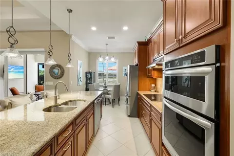 Kitchen - 9104 Graphite Cir, Naples, FL 34120 photo 4 of 6