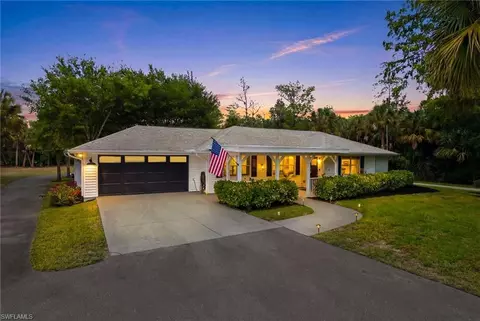 421 14th Ave NW, Naples, FL 34120