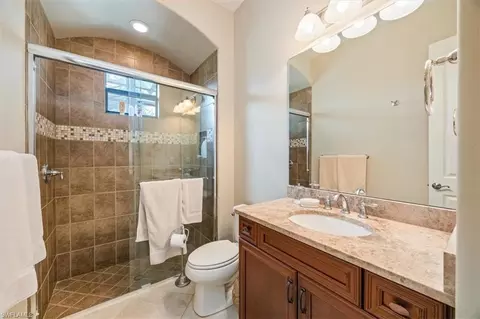 Bath - 6504 Costa Cir, Naples, FL 34113 photo 4 of 6
