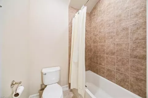 Bath - 6504 Costa Cir, Naples, FL 34113 photo 3 of 6