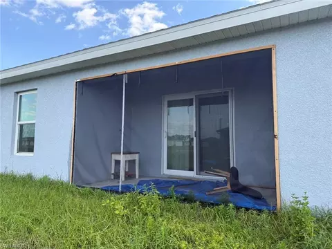 Exterior - 9026 E Justice Cir, Labelle, FL 33935 photo 4 of 6