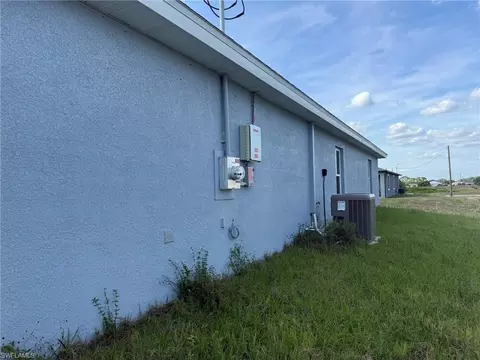 Exterior - 9026 E Justice Cir, Labelle, FL 33935 photo 2 of 6