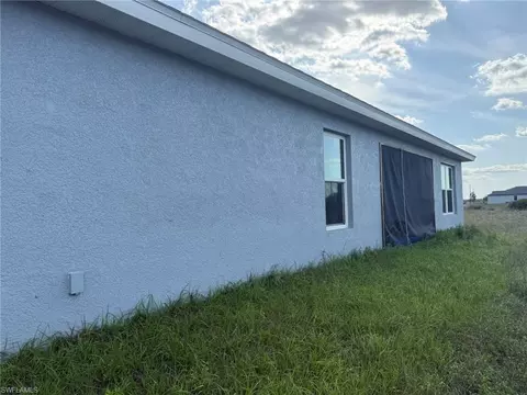 Exterior - 9026 E Justice Cir, Labelle, FL 33935 photo 3 of 6
