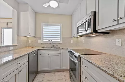 490 Broad Ave S #H490, Naples, FL 34102